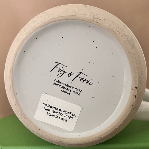 “This Girls Runs On Coffee & Faith” Mug - Picture 4 of 4